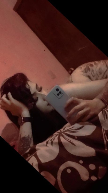 Обнаженная фотография утечки OnlyFans от Anndy