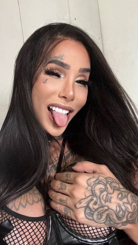 Naken läckt OnlyFans-bild av Mandy Rocche 