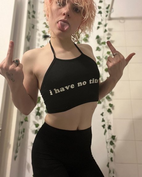 Naken läckt OnlyFans-bild av Mamashroomz