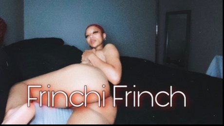 Naken läckt OnlyFans-bild av Mama Frinch