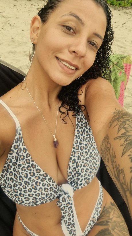 Обнаженная фотография утечки OnlyFans от Maluca Porra Loca