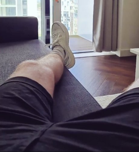 Alaston vuotanut OnlyFans-kuva Male Feet