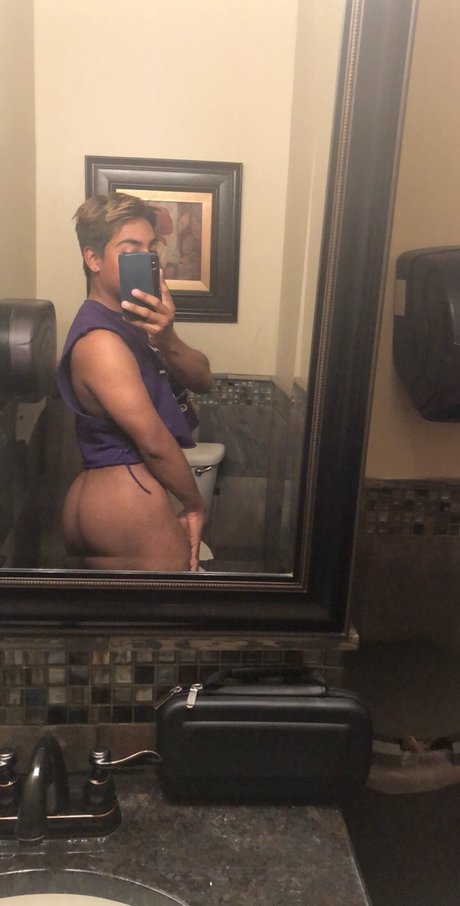 Nahá fotka uniklých OnlyFans od Pink Makanui