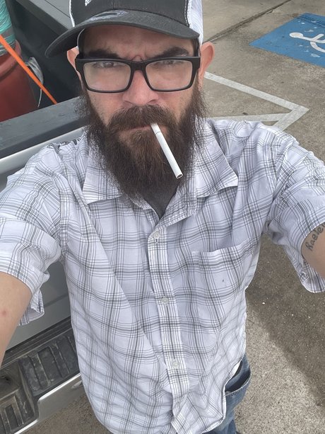 Naken läckt OnlyFans-bild av Beardedampampmajestic