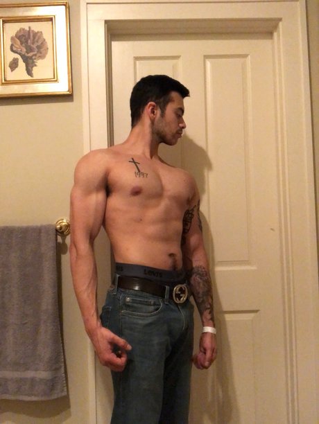 Nøgent lækket OnlyFans-billede af Magicmikey