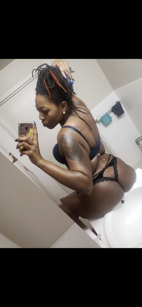 Naken läckt OnlyFans-bild av Melaningoodness