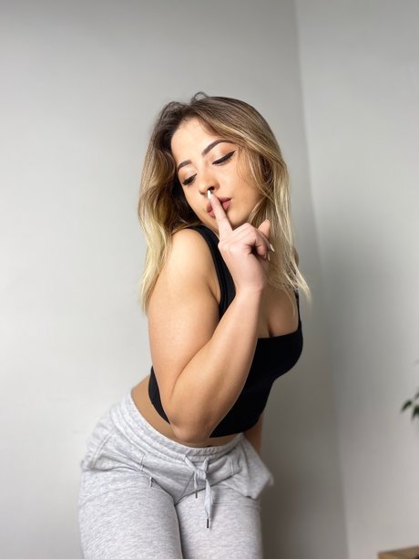 Alaston vuotanut OnlyFans-kuva Georgi Free