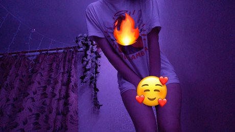 Naken läckt OnlyFans-bild av Meavvi Free