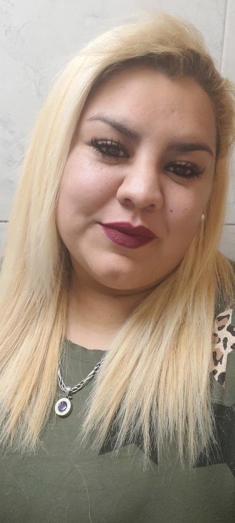 Naken läckt OnlyFans-bild av Mayra