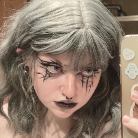 Naken läckt OnlyFans-bild av Maybegoth