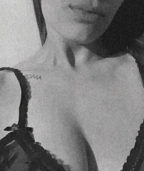 Naken läckt OnlyFans-bild av Mayri