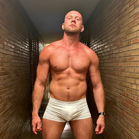 Nahá fotka uniklých OnlyFans od Max Zarec Xxl