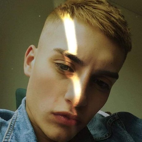 Nahá fotka uniklých OnlyFans od Maximo Herrera