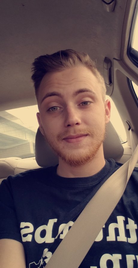 Naken lekkede OnlyFans-bilde av Maverick