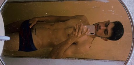 Naken läckt OnlyFans-bild av Mauricelio Olivindo