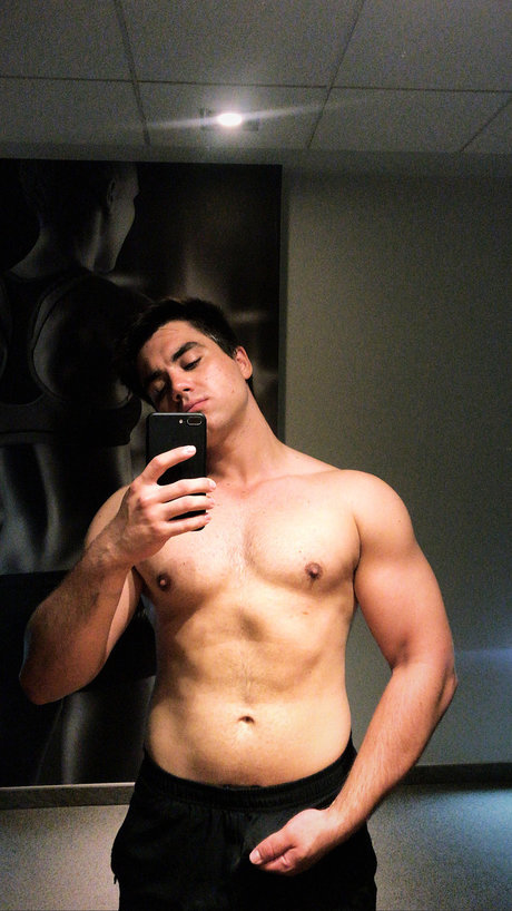 Alaston vuotanut OnlyFans-kuva Matthew Thick