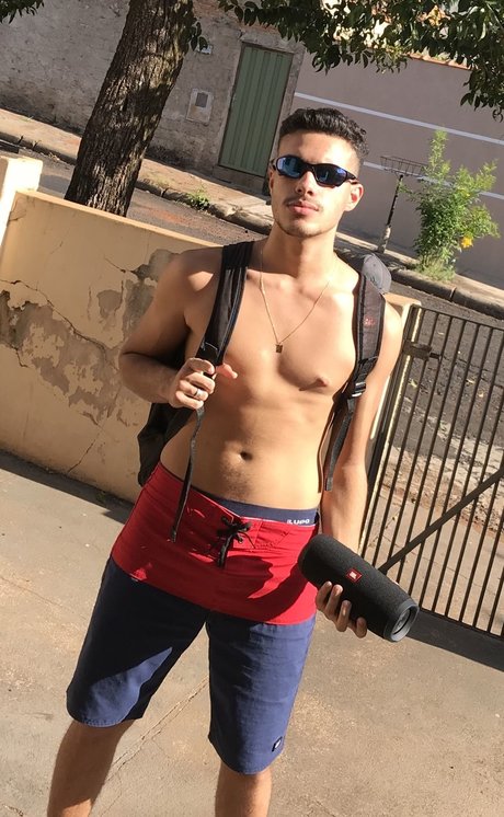 Alaston vuotanut OnlyFans-kuva Mathvi