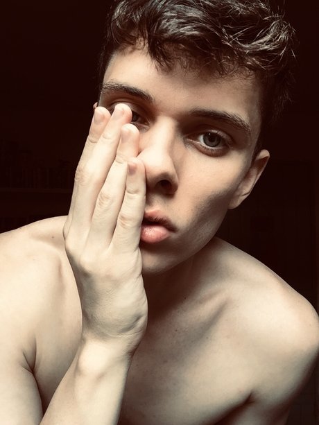 Alaston vuotanut OnlyFans-kuva Matheus Abril