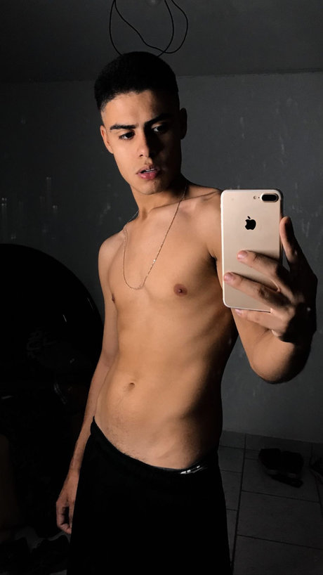 Foto nua vazada do OnlyFans de Mateus