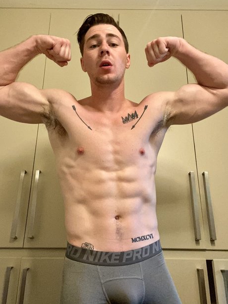 Naken läckt OnlyFans-bild av Mason Skyy