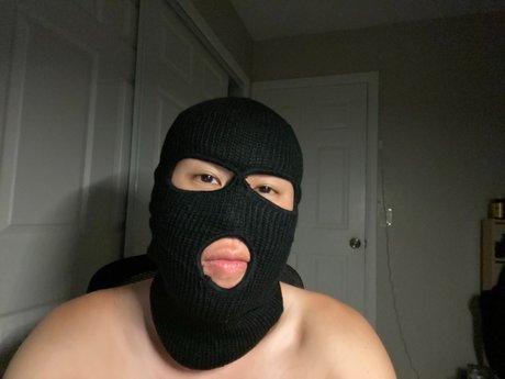 Foto nua vazada do OnlyFans de Maskedasiandud3