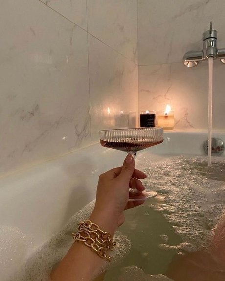 Naken läckt OnlyFans-bild av Marilyn The Cougar