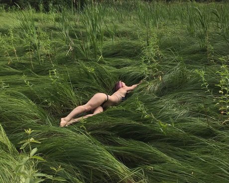Naakte gelekte OnlyFans-foto van Olya