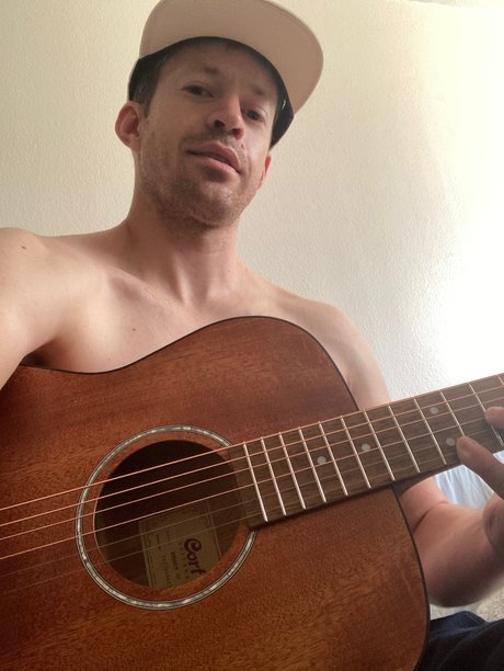 Обнаженная фотография утечки OnlyFans от Kyle Torrez