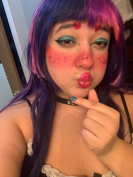 Naken läckt OnlyFans-bild av Cherry Sins