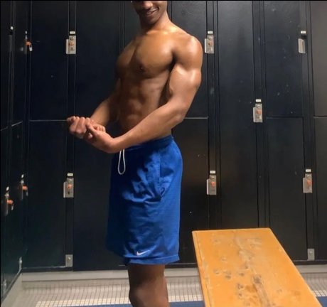 Naken läckt OnlyFans-bild av Milktank