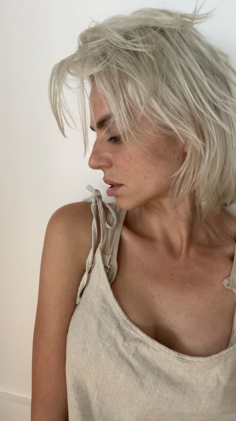 Naken läckt OnlyFans-bild av Milk And Cookies