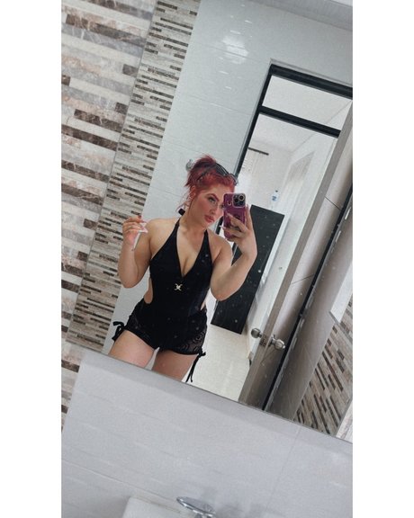 Naken lekkede OnlyFans-bilde av Camila