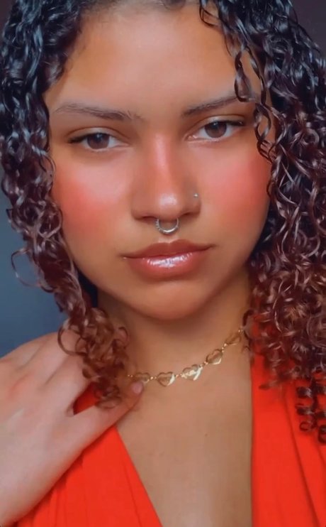 Mika Oliveira