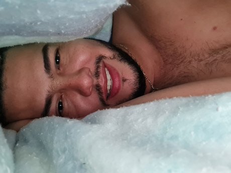 Nahá fotka uniklých OnlyFans od Miguel Londoo