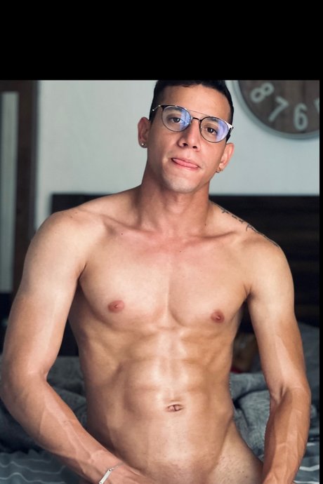 Naken läckt OnlyFans-bild av Michael Llanos