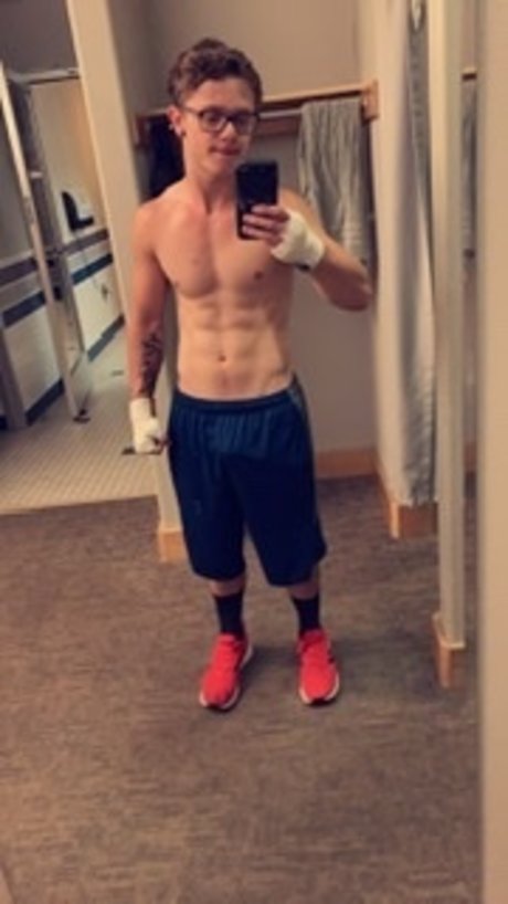 Nøgent lækket OnlyFans-billede af Michael Haas