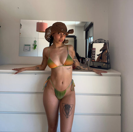 Naken läckt OnlyFans-bild av Michele
