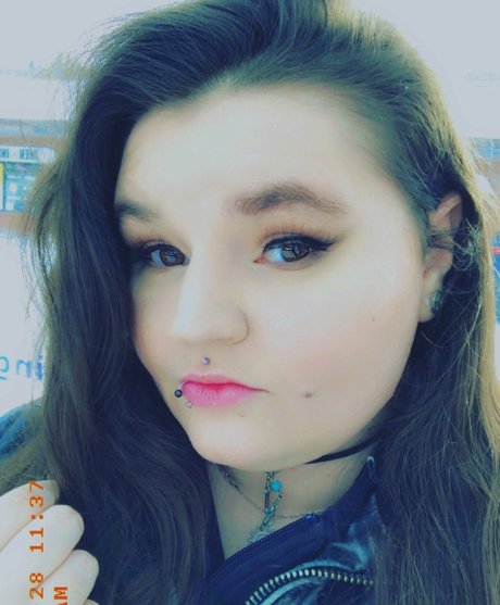 Обнаженная фотография утечки OnlyFans от Sunny Carrier