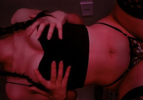 Alasti lekkinud OnlyFans-i pilt 