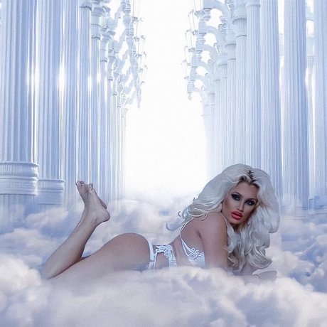 Nahá fotka uniklých OnlyFans od Monika Kaledy