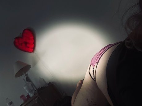 Naken läckt OnlyFans-bild av Halie Sanders