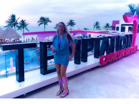Naken läckt OnlyFans-bild av Mommypegsdaddyvip