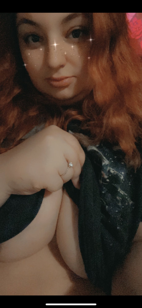 Naken läckt OnlyFans-bild av Mommy