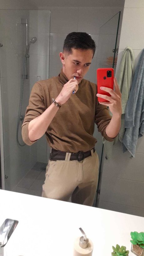 Обнаженная фотография утечки OnlyFans от Miguel Maya