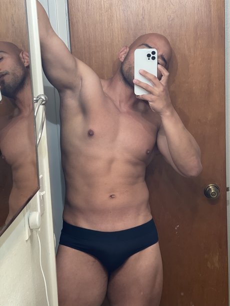 Naken läckt OnlyFans-bild av Mizrha Sanz