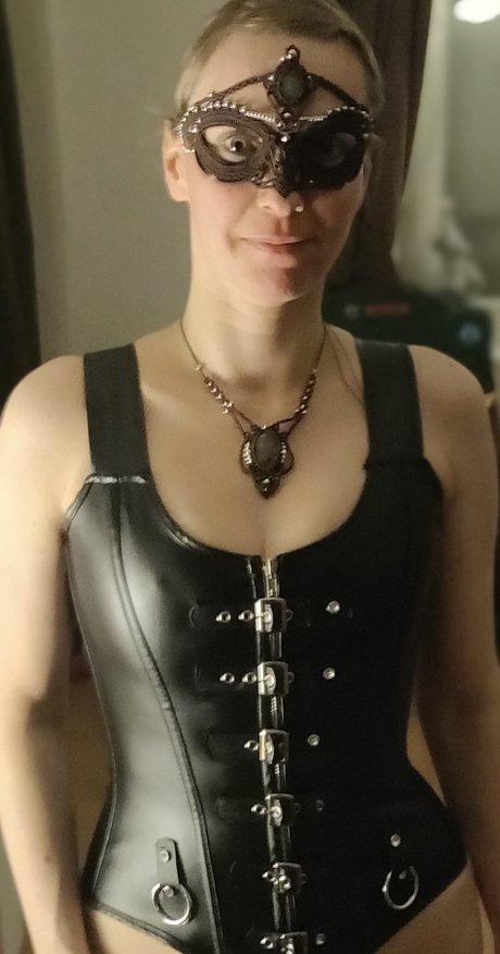 Nacktes geleaktes OnlyFans-Foto von Misstress Kaye