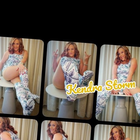Naakte gelekte OnlyFans-foto van Kinky Kendra Storm