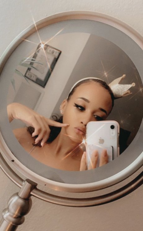Alaston vuotanut OnlyFans-kuva Joyya J