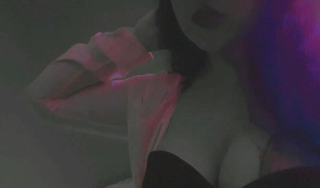 Naken läckt OnlyFans-bild av Missandeigurl
