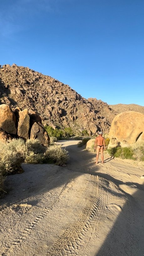 Alaston vuotanut OnlyFans-kuva Nakedbicyclist